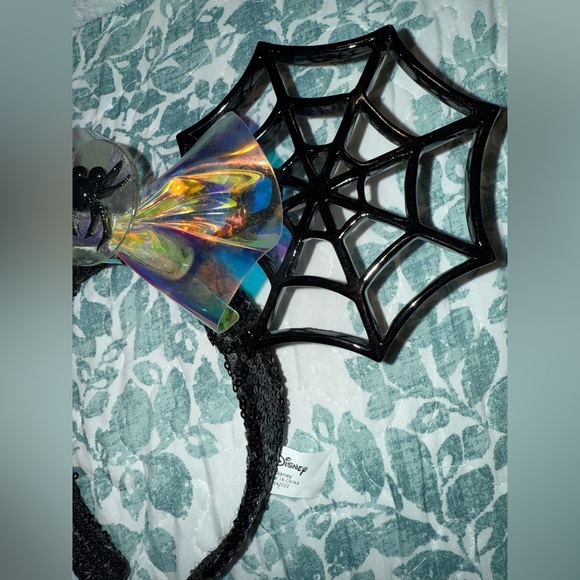 Minnie Mouse Spider Web Ears - Picture 3 of 7